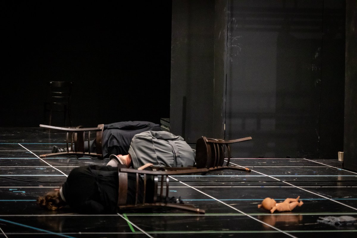 LaMonnaieDeMunt's tweet photo. 💀 Darkness stirs at La Monnaie…
Rehearsals for ‘The Turn of The Screw’ are haunting our opera house! → https://t.co/JpBYWRDWF9
#Opera #LaMonnaie #DeMunt #Britten #BenjaminBritten #Brussel #Bruxelles #Brussels #TheTurnoftheScrew https://t.co/7G0ELkAbC9