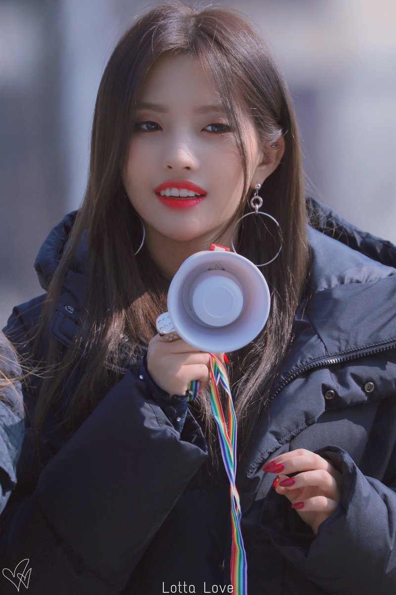 lottalove99xo's tweet photo. [HQ] 190302 #소연 #Soyeon 

📢♡＼(￣▽￣)／♡

#전소연 #여자아이들 #JeonSoyeon #GIDLE 
@G_I_DLE https://t.co/cBHtzcjA6d
