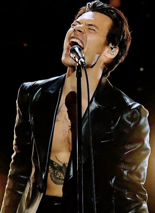 Chapada De Acucar De Melancia Deixem Os Votos Pro Harry Aqui Rt Vale Tbm I Vote Harrystyles For Maleartistoftheyear At The Iheartawards T Co A3azoorm T Co Lcsyhyarkc
