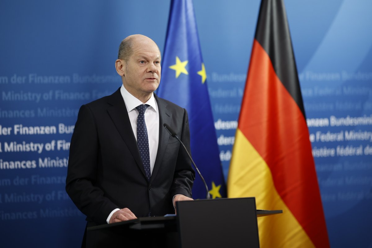 BMF_Bund's tweet image. Wir stehen in dieser Krise an der Seite der ärmsten Länder, so @OlafScholz. Haben beschlossen, #Schuldenmoratorium bis Ende des Jahres zu verlängern. Sind bei #CommonFramework großen Schritt vorangekommen, um bald weitere Schuldenerleichterungen ermöglichen zu können. #DSSI #G20