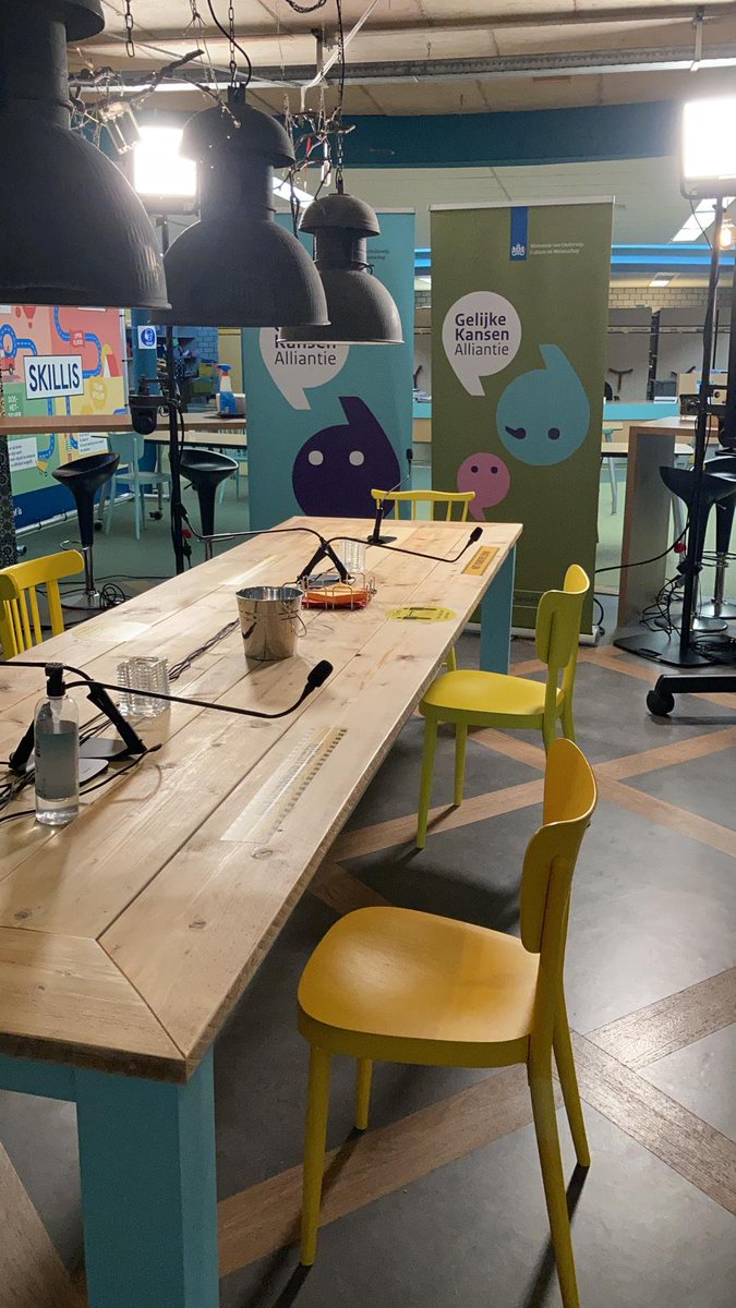 De voorbereidingen voor de live talkshow vanavond zijn in volle gang! Vanaf 20.00 uur te zien via de livestream van de Gelijke Kansen Alliantie. Onderwerp van gesprek: Goud Onderwijs!
Kijk mee via deze link: ministerie-van-ocw.webinargeek.com/gka-interactie…