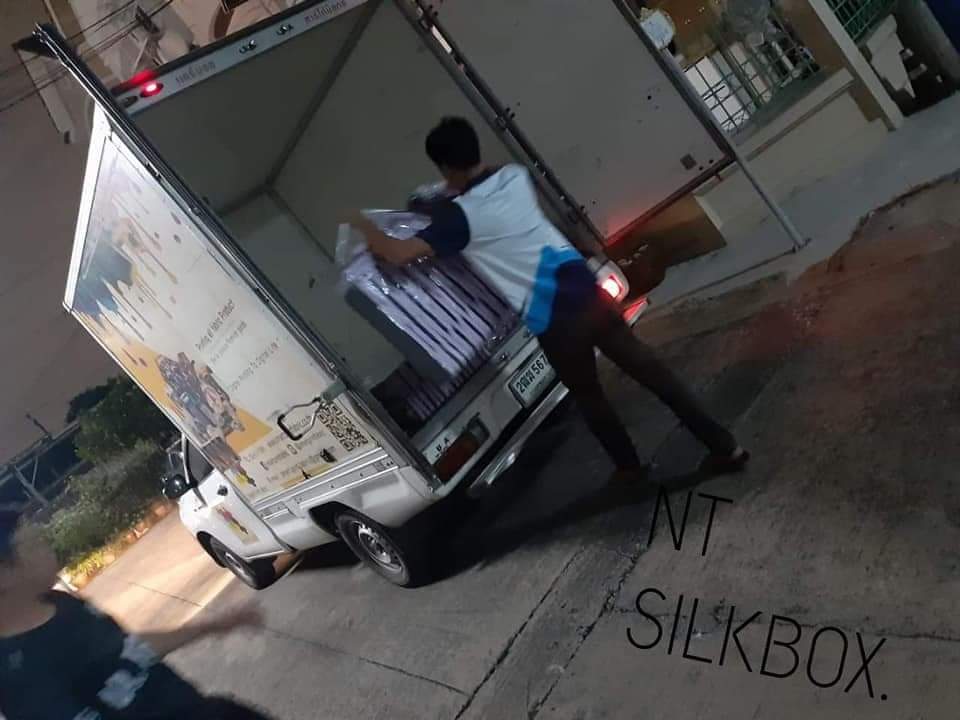 PSilkbox's tweet photo. #กล่องผ้าไหม​ #ของชำร่วย​ #ของที่ระลึก​ #กล่องงานสำคัญต่างๆ​ #แทนคำขอบคุณ 
สอบถามข้อมูลสินค้ารวมถึงรายละเอียดของชิ้นงานหรือจัดทำ-สั่งซื้อ​ ผ่านช่องทางด้านล่างนี้ได้เลยจร้า​
📞: ➡️ 099-1596963 ชินธันย์​ ( ไนซ์ )
💻: FB​ ➡️ NT SILKBOX (@NTSilkbox)
📱: Line ID ➡️ goodniceza https://t.co/hIm0vSWHO2