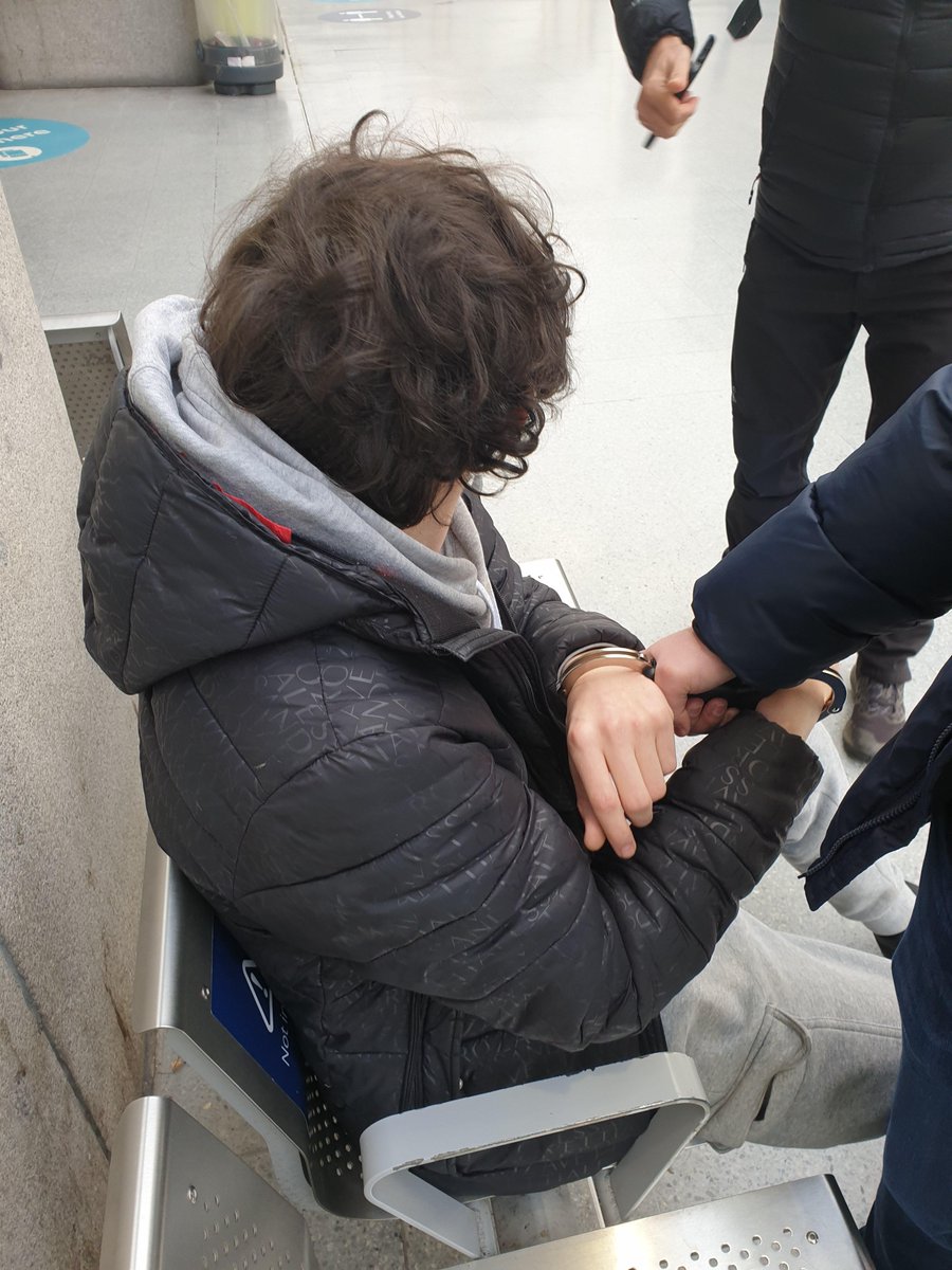 This Male has just been arrested by #TransportUnit officers at #Victoria Train Station in possession of a kitchen #knife &amp; cannabis having tried to run from plain clothes officers