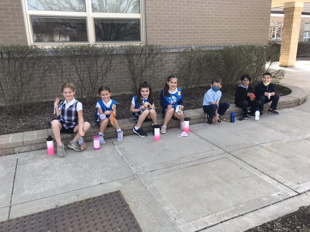 ☀️ Snack outside ☀️