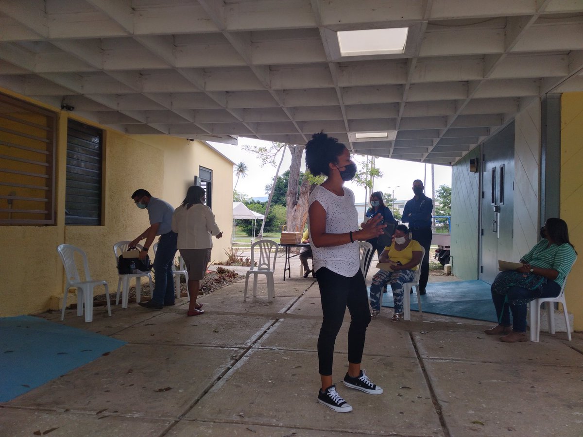 IrizarryOrt's tweet photo. Hoy el @museomacpr haciendo la diferencia en Loíza. La Srta. Windy Cosme habla a los Líderes Comunitarios lo que es el MAC Pál Barrio. 
Es enriquecedor la experiencia con el MAC. 
Gracias Windy, Welmo, Marianne. https://t.co/Xb83JTiGQO