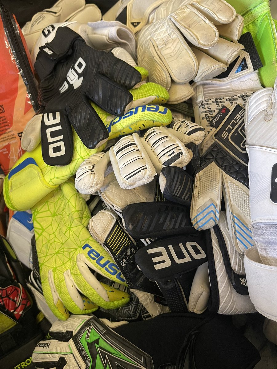 Please keep them coming ladies and gentlemen boys and girls 🙏 send us your old gloves 🧤 
Send yours to 📦 13A Daish Way Newport Isle of Wight PO30 5XJ #WeAreAll1