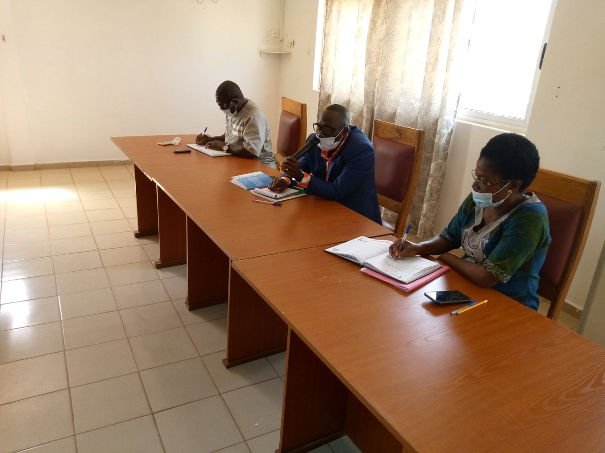 Un panel couplé d'atelier de bilan et de clôture, dans la salle de réunion à CECO-RESTO, pour la  campagne de sensibilisation sur le civisme fiscal dans la Commune de Soutouboua1, lancée le 31 passé.
