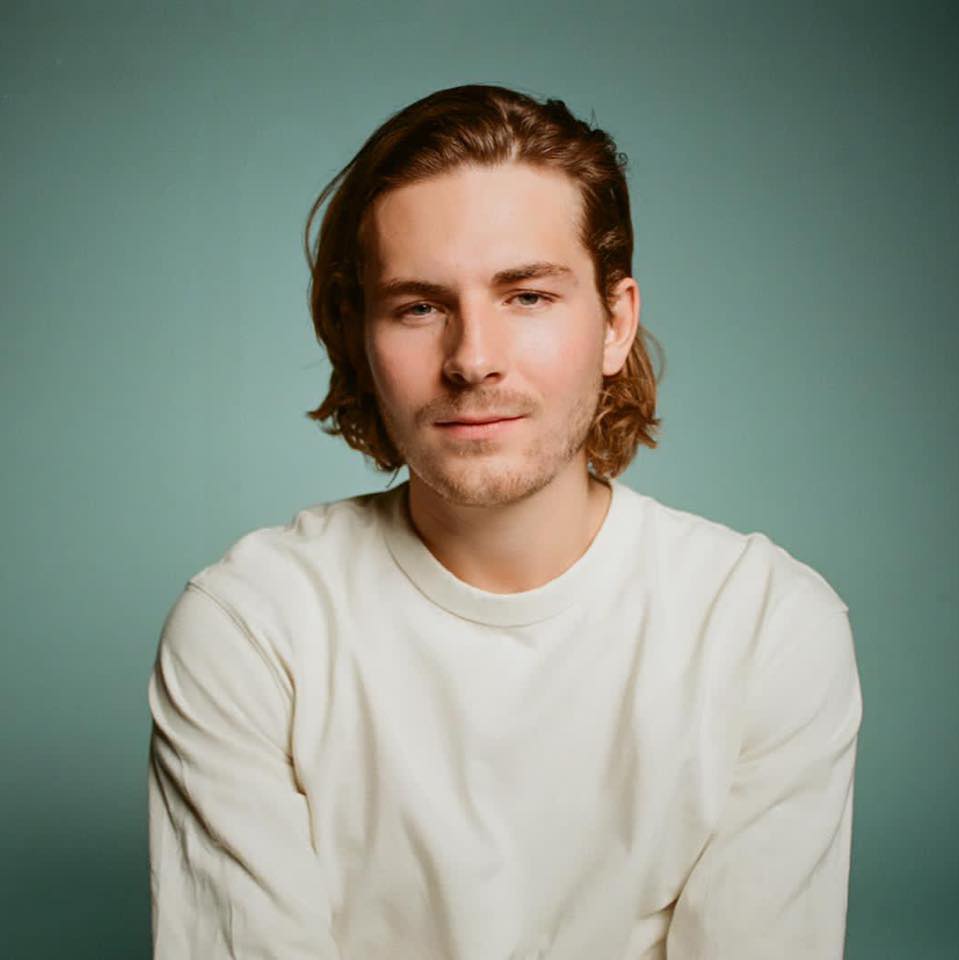 Listen: "Still in Love" by <a href="/Thebeachmusic/">THE BEACH</a> at wolfinasuit.com/2021/04/07/lis… #stillinlove #thebeach #UK #newmusicalert #indie #indiemusic #indiepop #singersongwriter #music #wolfinasuit #musicblog #musicislife #feelthemusic #mustlisten #NewMusic #OnRepeat #thatvoice #Europe