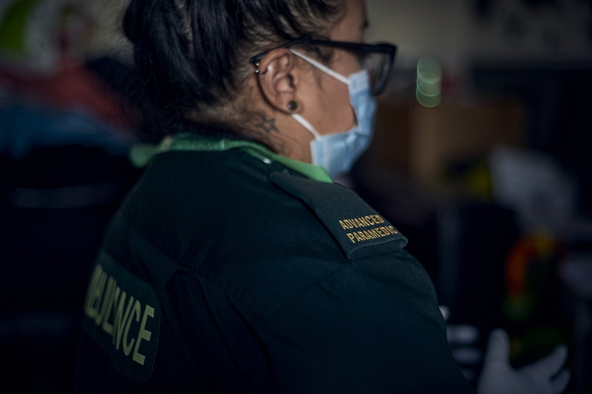 Ldn_Ambulance's tweet photo. If our crews come to your home, please continue to wear a face covering and maintain social distancing where possible.

#TeamLAS https://t.co/ptyKsJckIz