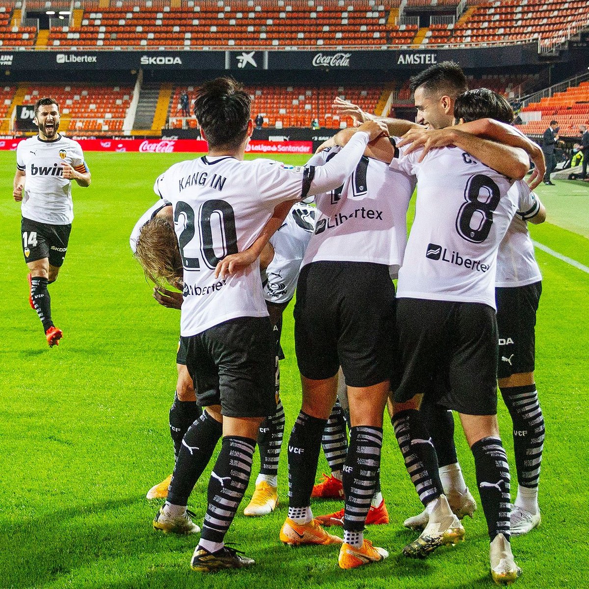 #CORblanquinegre 🖤

⚪ Misma pasión ⚫

#JuntsAnemAMUNT 🦇