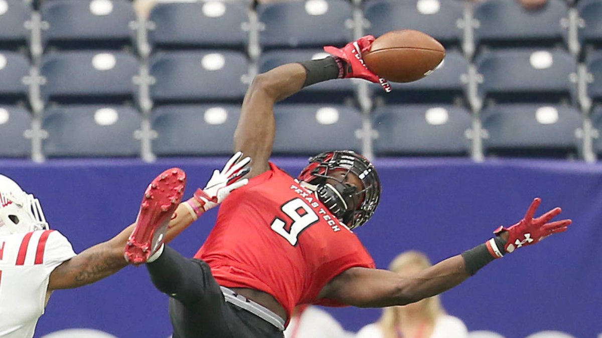 raiderfball's tweet photo. Good luck to our very own @VashForSiXX at @TexasTechFB pro day today. #940Strong #ROHO #WreckEm https://t.co/tShRu8vC5H