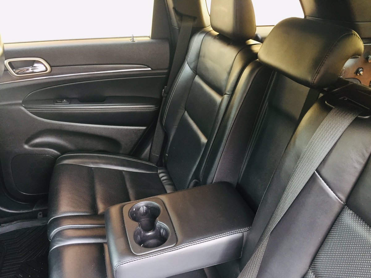 Jeep Gran Cherokee Limited

✅Año 2015
✅ Condición usado 
✅ Como nuevo
✅ Importado 
✅techo panorámico 

Precio US$27,900.00

#autozonrd
#luxurydrive 
#luxurycarsimport 
#manejatuvehiculoconnosotros #santodomingord 
#santiagord🇩🇴 #rd #ventasrd #carros #autos 

👉🏼@autozonrd