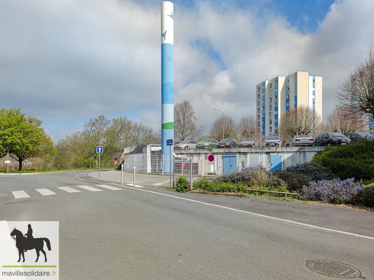 mavillesolidair's tweet photo. La Roche-sur-Yon. La rénovation du quartier de la Vigne-aux-Roses a débuté.
#ANRU #PRIRE @AnruOfficiel #logementssociaux #lrsy #Vendée #quartierprioritaire
https://t.co/yDJzrNEKmo https://t.co/5LO1JcW8pX