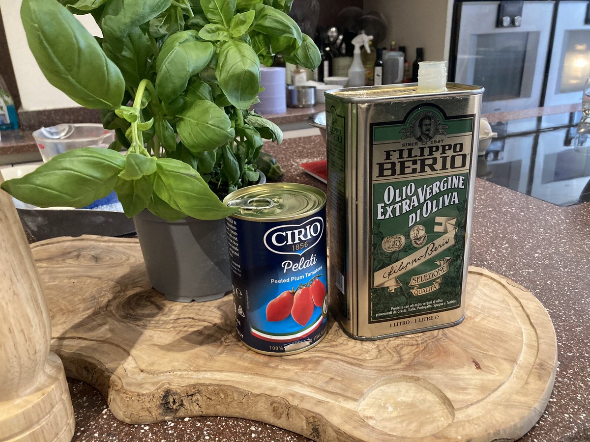 About to start #Pizza , with low carb/gluten free option and the original #Tirimisu . Excited that on Monday 12th April we are back doing face to face courses