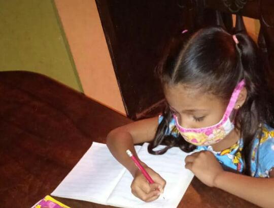 Desde el Municipio San Sebastián #Aragua los niños y niñas continúan formándose a través del Plan Cada Familia Una Escuela. 
<a href="/NicolasMaduro/">Nicolás Maduro</a> @psuvaristobulo 
#PrevenciónEnFamilia 
<a href="/MPPEDUCACION/">MPPEDUCACION</a> <a href="/RosangelaOrozco/">Rosangela Orozco</a> <a href="/leoalvacabrera/">Prof. Leonardo Alvarado</a> <a href="/RMarcoTorres/">Rodolfo Marco Torres</a>