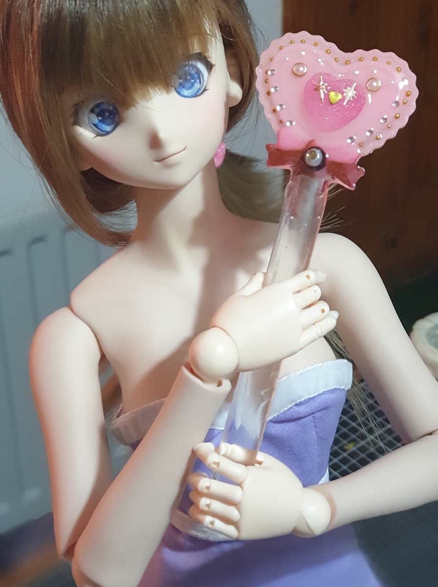SkerneSewing's tweet photo. I forgot to post these, I got a mould that made a good size staff or wand, and a lollipop.
#bjd #dollfiedream #dd #ใใซใใฃใผใใชใผใ #resinart #bjdprop https://t.co/dyeroGjz3L