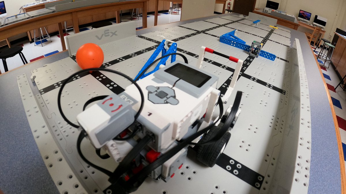 StarkeInd's tweet photo. The @LEGO_Education Mindstorms Design Challenge has been revealed in #SRMSTechEd. Looking forward to seeing how the @SRMWarriors @SRM8rHumanities team solves the obstacle course. Hands-on #coding and problem solving in action! #LiverpoolLeads #STEM @LiverpoolCSDNY https://t.co/iVOlbNwyzx