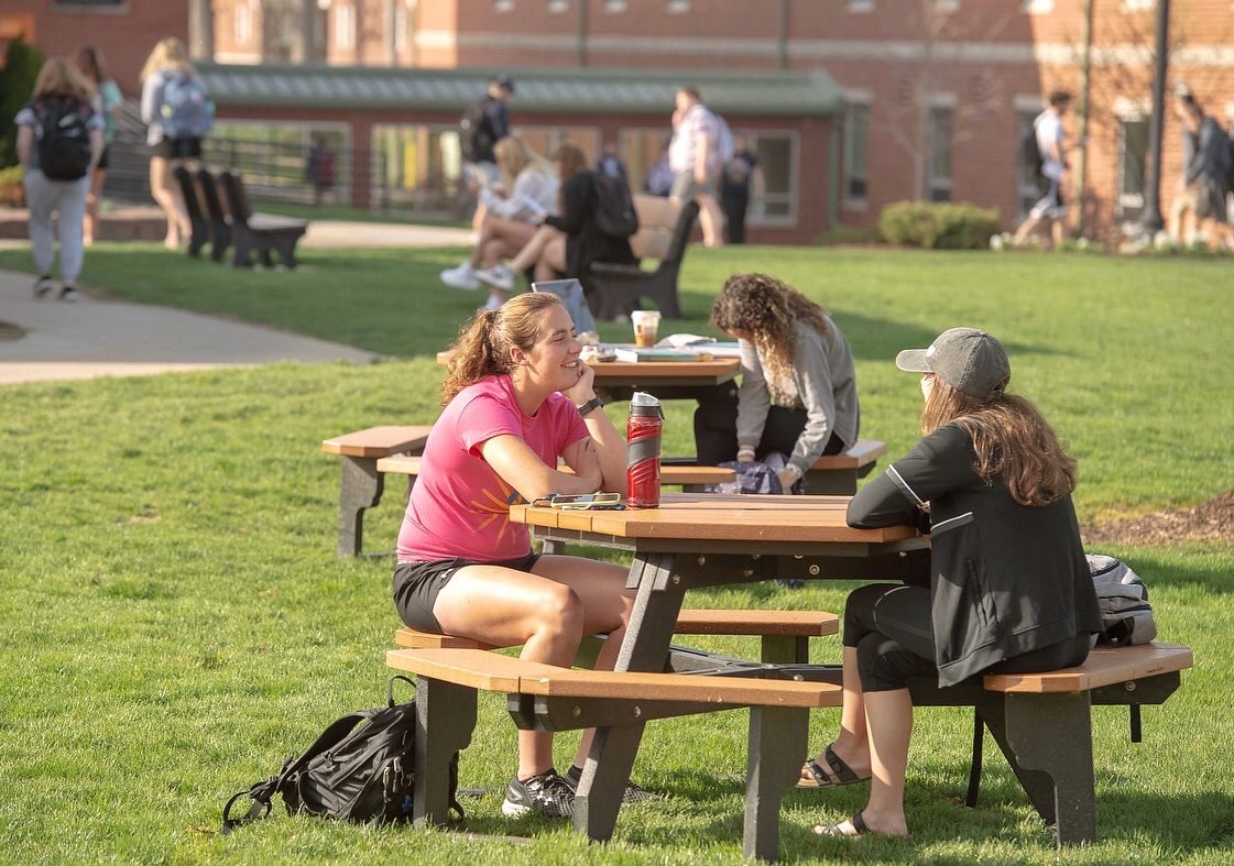 TrineAdmission's tweet photo. It’s beginning to look (and feel!) a lot more like spring at Trine University ☀️ ⁣
⁣
We love seeing our students out and about on campus... and in just a few days, we’ll have our first SOAR event of the year to acclimate the newest members of Trine Nation to our community!⁣ https://t.co/9gAJXD0Yfp