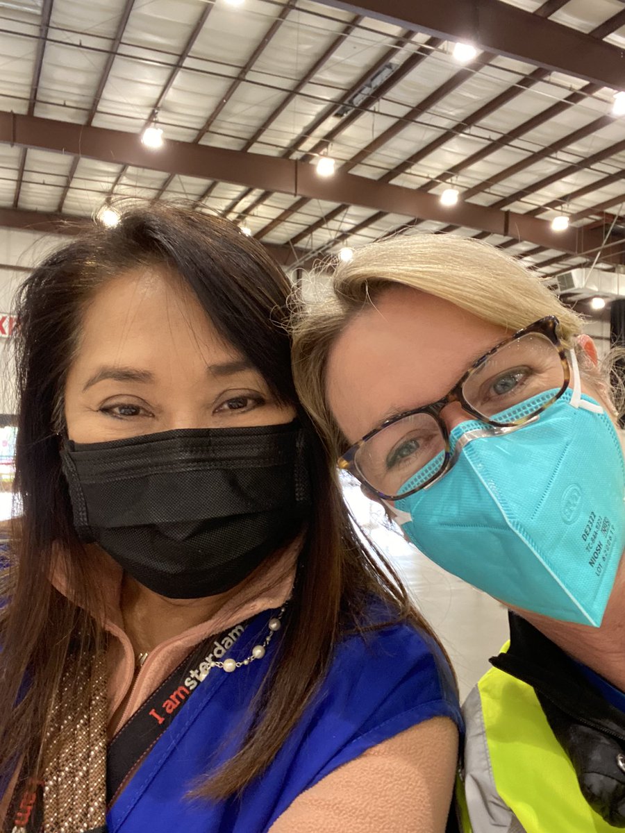 Got to participate as a volunteer vaccinator yesterday with my friend Malu. So awesome to get shots in thousands of arms. Forgot how much those n95s trash your nose tho!