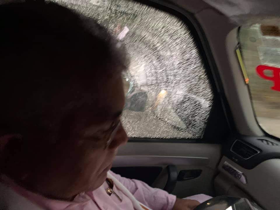 KishorBarmanBJP's tweet photo. . @BJP4Bengal এর রাজ্য সভাপতি শ্রী @DilipGhoshBJP এর উপর তৃণমূলের গুণ্ডাবাহিনীর কাপুরুষোচিত হামলা। 

হার নিশ্চিত জেনে তৃণমূ��ের এই হামলা। পিসি ২রা মে আপনার খেলা শেষ! https://t.co/j2h6S8AcVG
