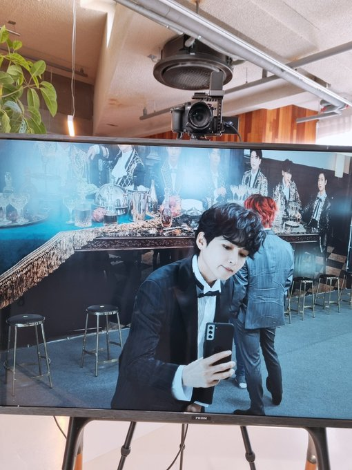 Ryeochive_'s tweet photo. 210408 // Ryeowook KKT GC (1)

#Ryeowook #려욱 https://t.co/x0w0dtLXub