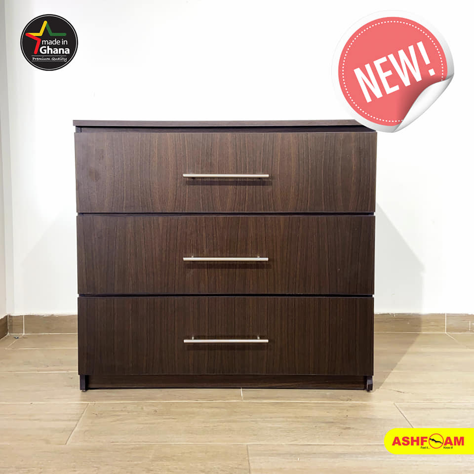 AshfoamGhana's tweet photo. Introducing the Bono Chest of Drawers! A stylish and practical 3-drawer unit for storing clothes and personal belongings! The Bono chest of drawers also serves as a table or display unit.

New and now available at an Ashfoam near you! #MadeInGhana #MadeByAshfoam #FeelitKnowIt https://t.co/bUVYnqmOns