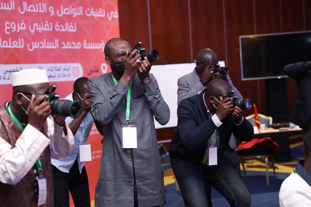 fm6oaorg's tweet photo. صور من اليوم الثاني لـ #الدورة_التكوينية في تقنيات التواصل والاتصال السمعي البصري التي تنظمها #مؤسسة_محمد_السادس_للعلماء_الأفارقة لفائدة تقنيي فروعها بفاس.
Pictures from the second day of the #training_session in communication techniques and #audiovisual communication https://t.co/zmaq9duHBL