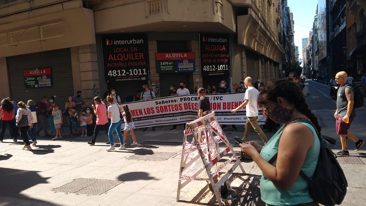 GuetteElba's tweet photo. @jorgeferraresi @CaserioCarlos Seguimos luchando por lo que nos prometieron!!! Entreguen nuestras casas!!! Todos firmando en abril
@jorgeferraresi
@alferdez
@lucianoscato
@MiguelCentorbi
@BancoCiudad
@BcoHipotecario
@Procrear
@MinHabitatAR
@francomoccia
@Horaciorlarreta
#SorteoEBA
#ReconstruccionArgentina https://t.co/oosBhmVBL7