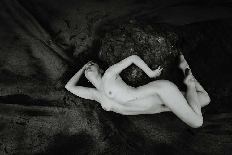 jessamynerose's tweet photo. By @maiasphoto in Malibu. I love working with female photographers. There needs to be more of them https://t.co/wU39vz4Obn