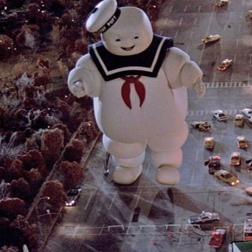 americanamemes's tweet image. Entree portions     Entree portions 
At                            at The 
Regular                  Cheesecake 
Restaurant:            Factory: