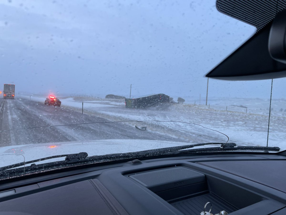 CavazosjJoe's tweet photo. Cold and snowing this morning. https://t.co/uv85DJQUgT