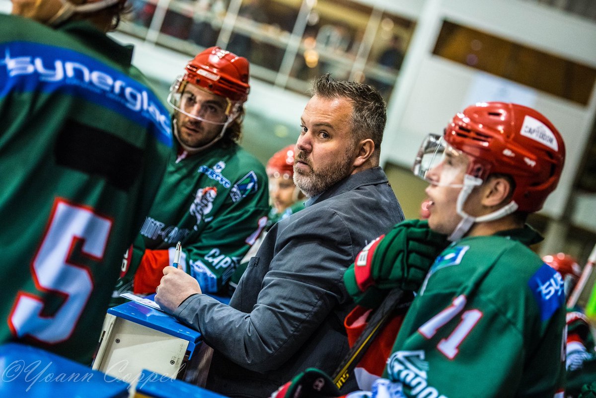 ✍️ I Officiel arrivée de Julien Guimard
 
Le HC Mont-Blanc est heureux de vous annoncer l’arrivée de Julien Guimard au poste de co-entraîneur pour la saison 2021-2022. En effet, Julien formera avec Charles Lamblin le nouveau duo d’entraîneurs de la saison prochaine.