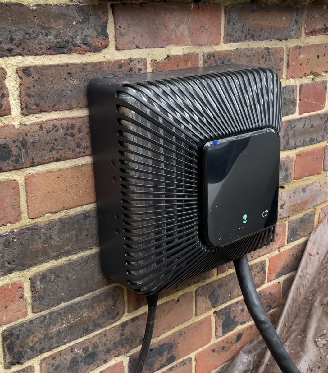 PJPrydderch's tweet image. Congrats! 👏 The Quasar is an amazing piece of kit, it has to be said. I’m still amazed whenever I power my house from the car - 2.5 months later it still feels futuristic! @octopus_energy @OctopusEV @wallboxchargers #powerloop #ElectricVehicle #FutureEnergy #balancethegrid