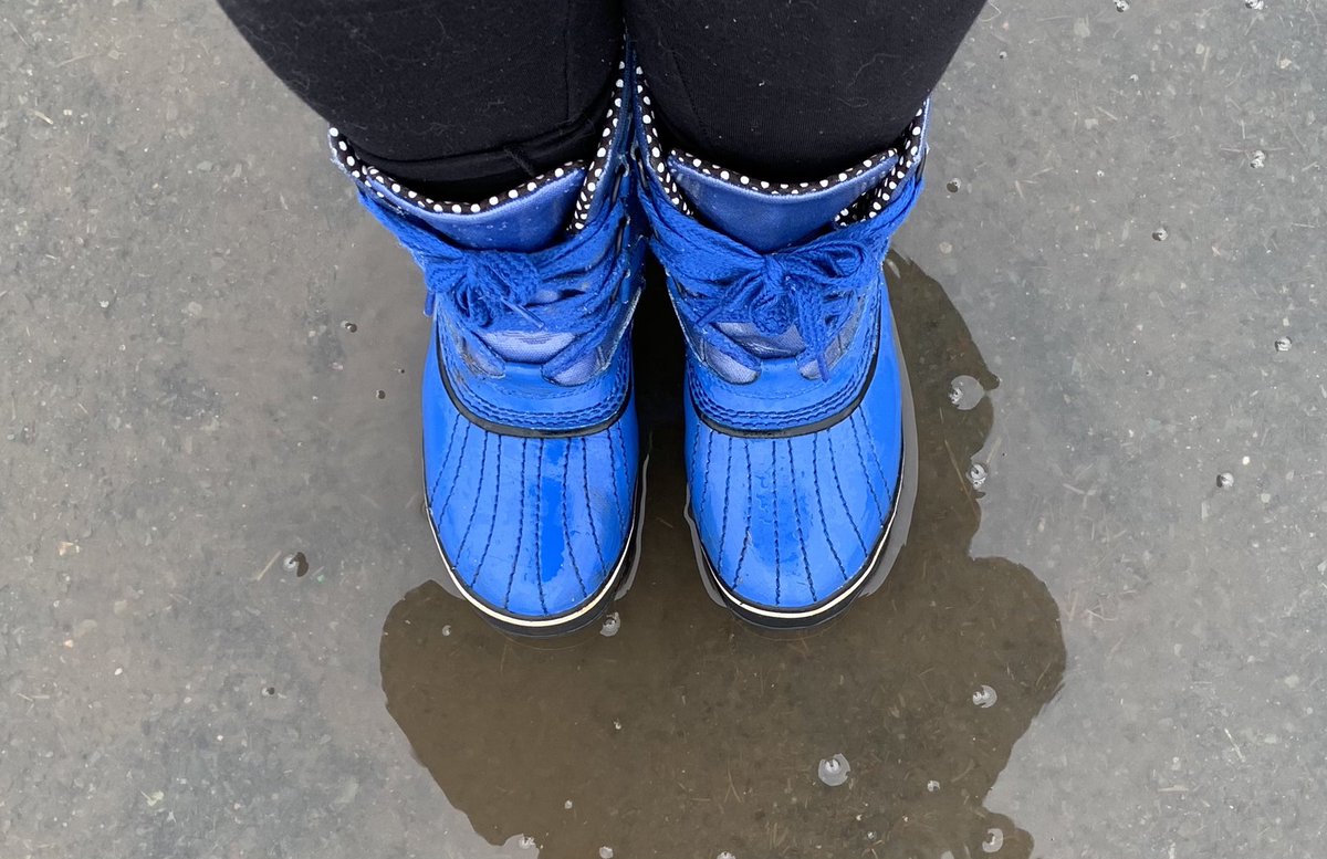 BCECathyKiss1's tweet photo. Making the best of all the RDF. FYI.... teachers like puddles too! 🌧☔️☁️💦 #SpringBreak #NLspring https://t.co/sQLNxo5HPG