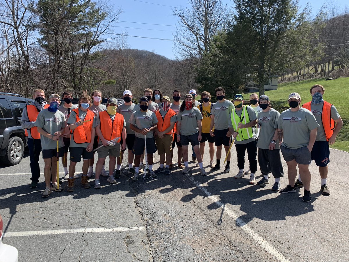 LMC_MLAX's tweet image. The annual tradition of Mountain Day of Service was a success for the #CATlax men! Thank you Lees-McRae Student Life for organizing and executing such an important day for all of us!