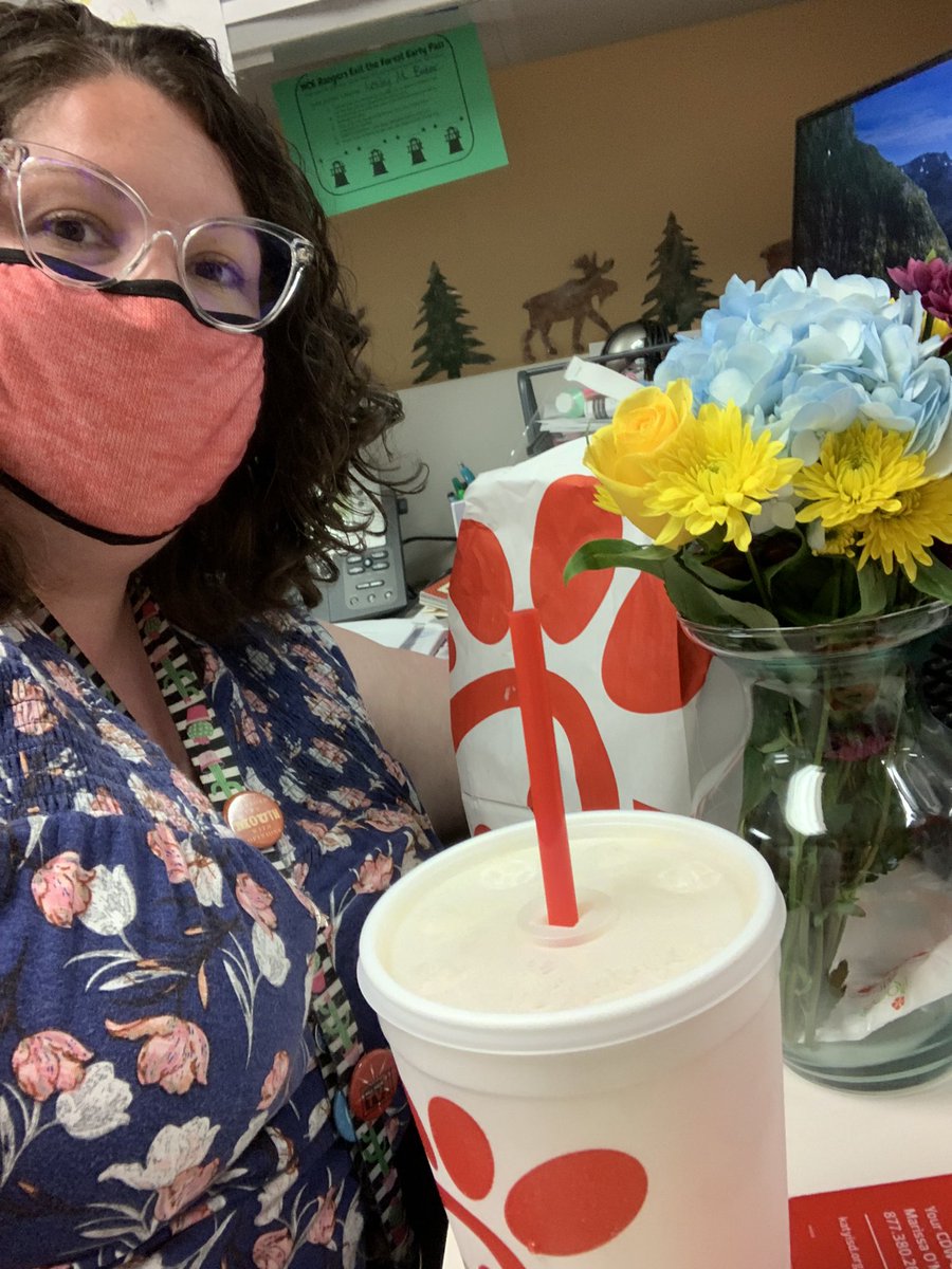 Libraker1's tweet image. A few of my favorite things!  Thank you to our PTA and 1st grade team for the love and treats!! #wcerangers #katylibrarians #luckylibrarian