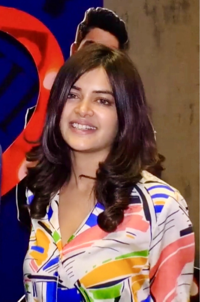 madhumita__fc's tweet photo. #LAKP #LoveAajKalPorshu 💛✨
@madhumitact https://t.co/y9Newwev1c