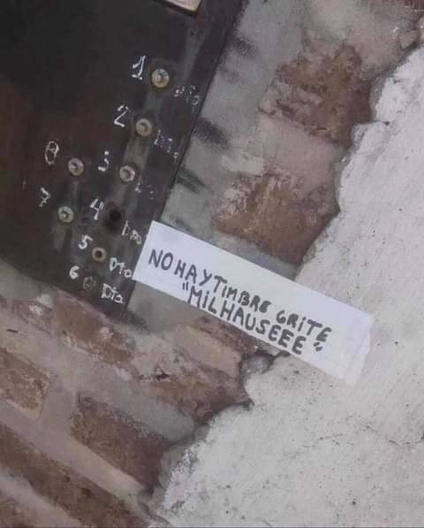 sarsos36's tweet photo. Cuando llegue a la casa de @SunnySparrow_HB :3 https://t.co/0cF75qioA4