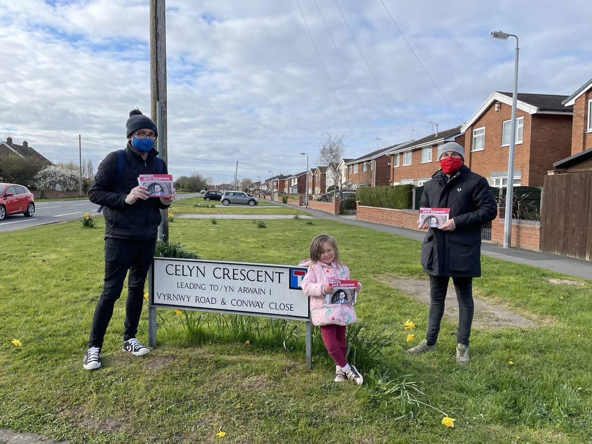 JackSargeantAM's tweet image. Thanks @mark_parry1 for helping me &amp;amp; Biz in #Saltney this afternoon. 

Over 50k steps on the #LabourDoorstep from Mark yesterday - great effort. 

Vote Sargeant, vote Labour on May 6th 🗳 

#LetsBackJack #AlynandDeeside