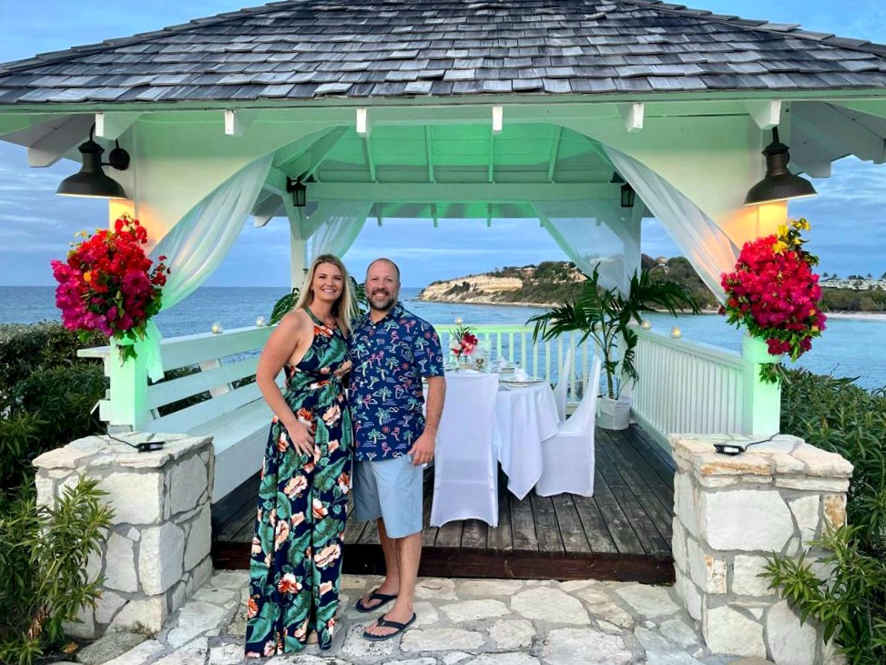 Romance is back @PineappleBeachClub!  Your private candlelit dinner awaits.  We're OPEN and fulfilling travel dreams daily.  Join the fun!  pineapplebeachclub.com 

#pineapplebeachclub #antigua #caribbeantravel #eliteislandresorts #adultsonlyresorts #allinclusive