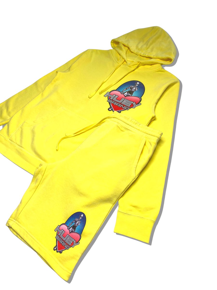 HUEYBRAND's tweet photo. *NEW* MENS: Sky Blue HUEYBRAND®️ “MADD LOVE” hooded Short Set available today online and instore! 

*items NOT sold separately*

Colors Detail:  Sky Blue, Black, Red + White

Sizes: XS-2X

*Fits True To Size*
(purchase one size down for a slimmer fit)

Today’s Hours: 1-7pm https://t.co/E77vvUgwss