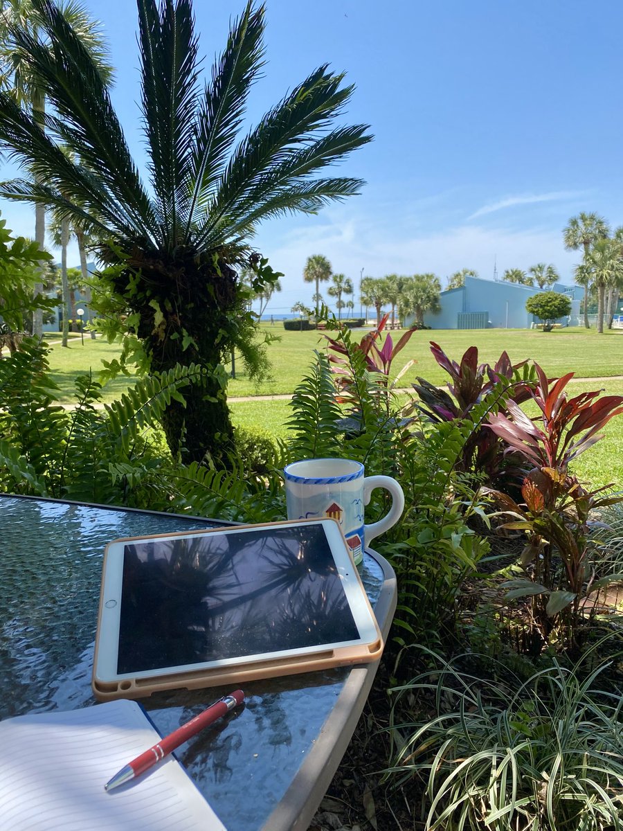 Doing some paperwork in my office today... it’s rough! 😎⁦@SamHeughan⁩ ⁦@jongarysteele⁩ ⁦@BarryWaldo⁩ ⁦@GHJNancy⁩ ⁦@GinaPustor123⁩ ⁦@edie_rische⁩ ⁦@GreatLaugh⁩ ⁦@MamaG5439⁩