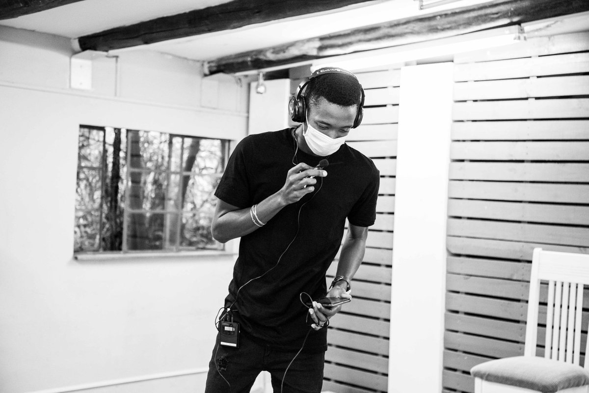 OxygenJl's tweet image. Ladies and gentlemen....

Thank you so much to everybody who attended and experienced @OxygenJl's #IWasHereAlbum listening session this past Saturday at @LegendsBackpack. You all made his first event SENSATIONAL!

📸 @shaaq_d is always a legend.

#JLMovement #TiniTwitter