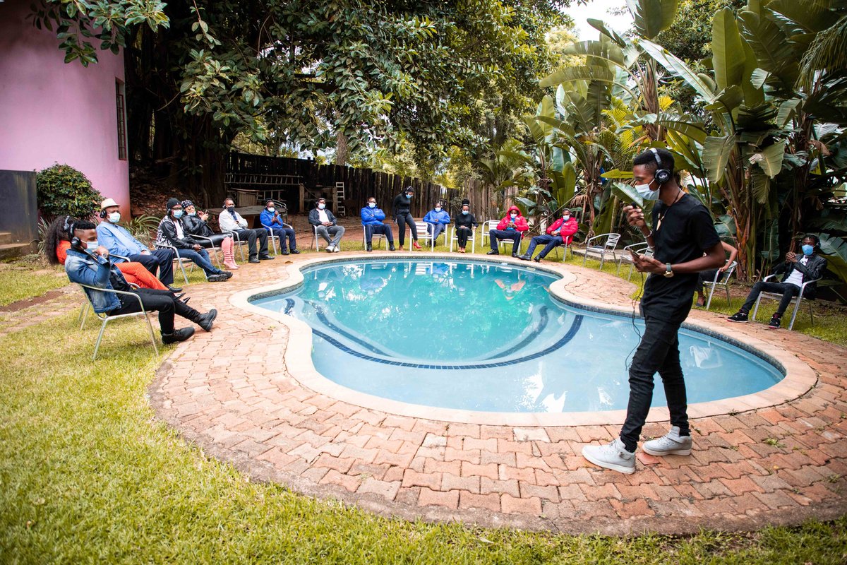 OxygenJl's tweet image. Ladies and gentlemen....

Thank you so much to everybody who attended and experienced @OxygenJl's #IWasHereAlbum listening session this past Saturday at @LegendsBackpack. You all made his first event SENSATIONAL!

📸 @shaaq_d is always a legend.

#JLMovement #TiniTwitter