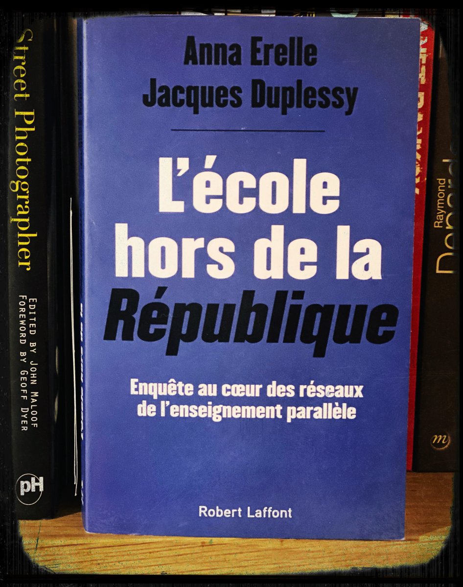 Hey! 
Je n'ai plus accès à mon ancien compte. Celui ci est le bon! 
J'en profite pour vous partager ma nouvelle enquête co-écrite avec le génial <a href="/jacquesduplessy/">jacques duplessy</a> , à paraître demain aux éditions <a href="/robert_laffont/">Robert Laffont</a> 
DM ouverts :) 
This is my new account, the only one! Open DM :)