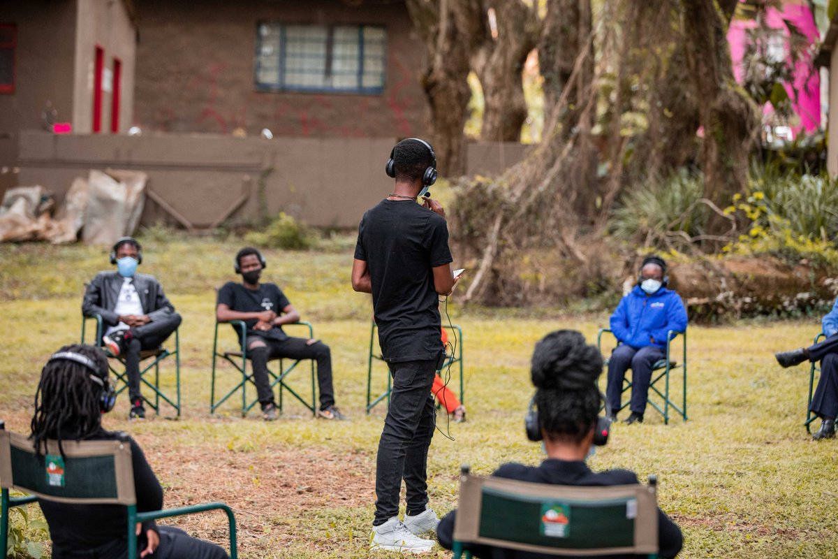 OxygenJl's tweet image. Ladies and gentlemen....

Thank you so much to everybody who attended and experienced @OxygenJl's #IWasHereAlbum listening session this past Saturday at @LegendsBackpack. You all made his first event SENSATIONAL!

📸 @shaaq_d is always a legend.

#JLMovement #TiniTwitter
