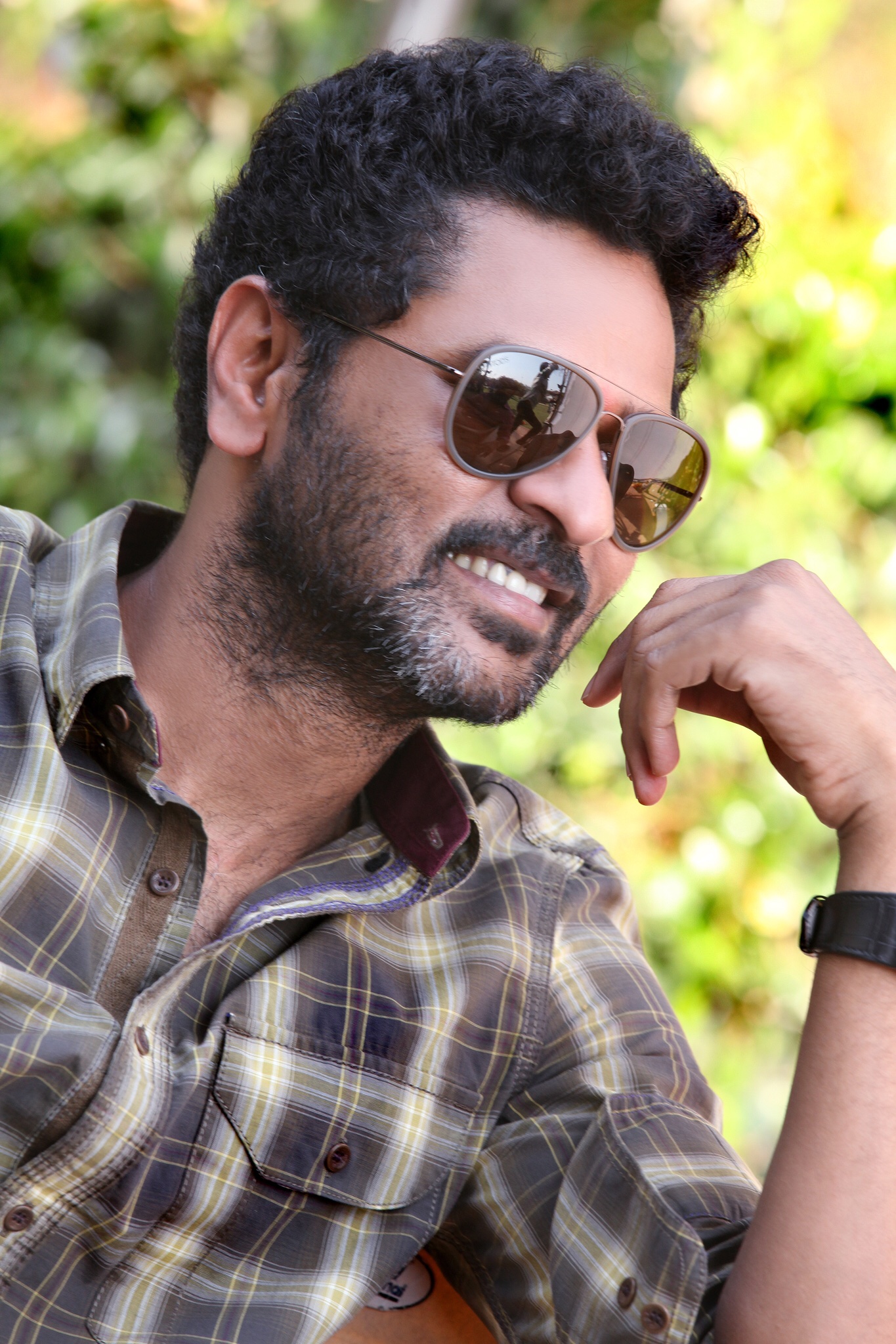 Wish Prabhu Deva ji and Jitendra ji a very happy birthday  