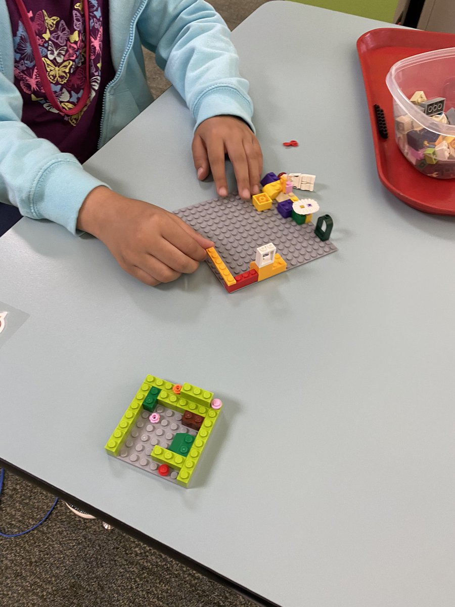 JBLittleLibrary's tweet image. Students loved the hands on activities we’ve had the past few weeks.