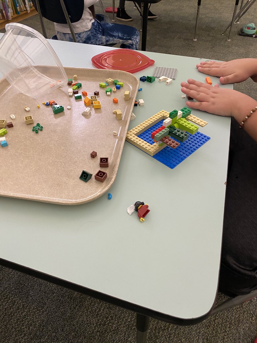 JBLittleLibrary's tweet image. Students loved the hands on activities we’ve had the past few weeks.