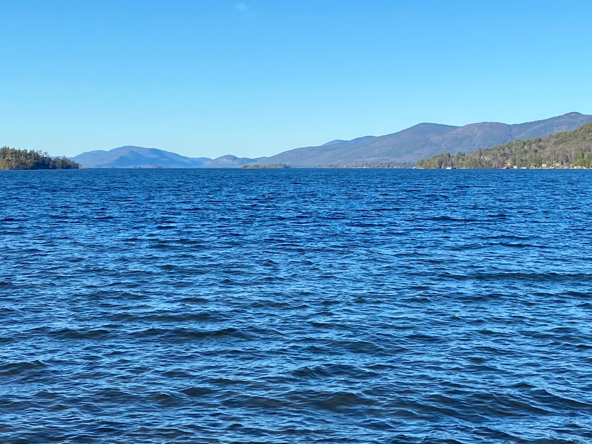 TheHollyRiddle's tweet image. Spring is heeeeeeere in Lake George. 🙌🏻☀️ #adklife